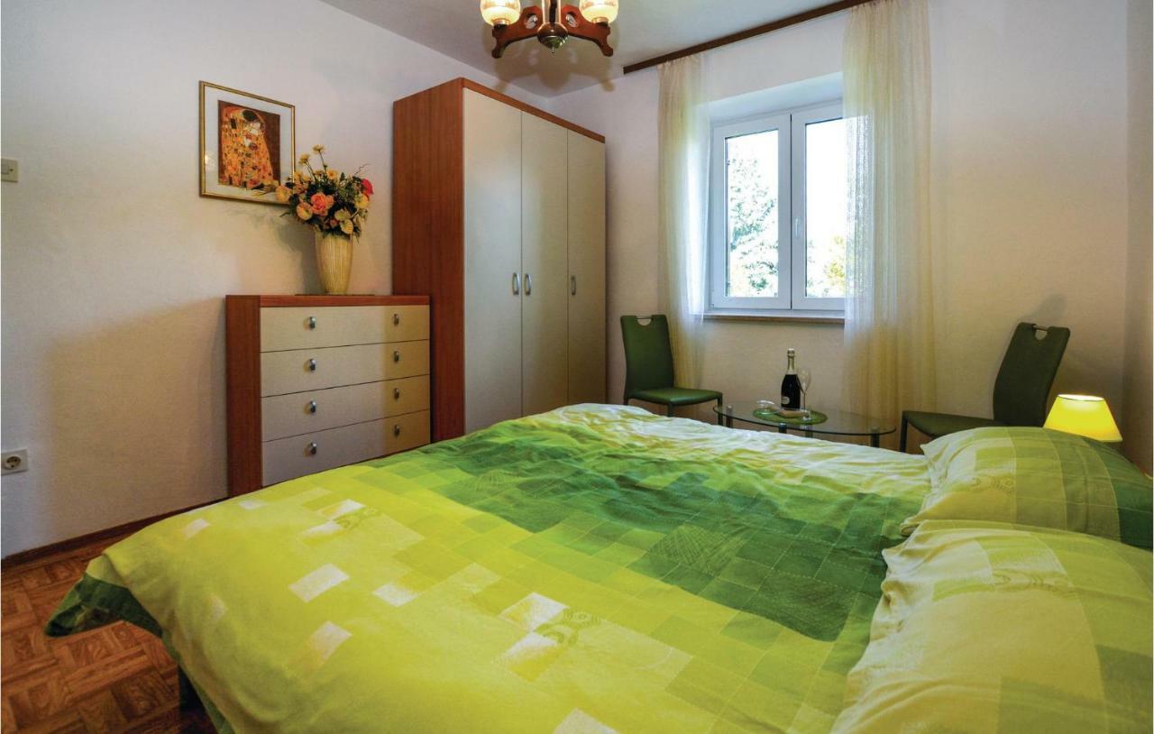 2 Bedroom Awesome Apartment In Portorose Esterno foto