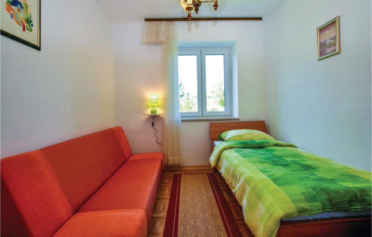 2 Bedroom Awesome Apartment In Portorose Esterno foto